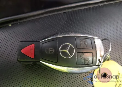 2010 Mercedes-Benz E 350 4Matic из США, поврежденный, VIN WDDHF8HB5AA258103